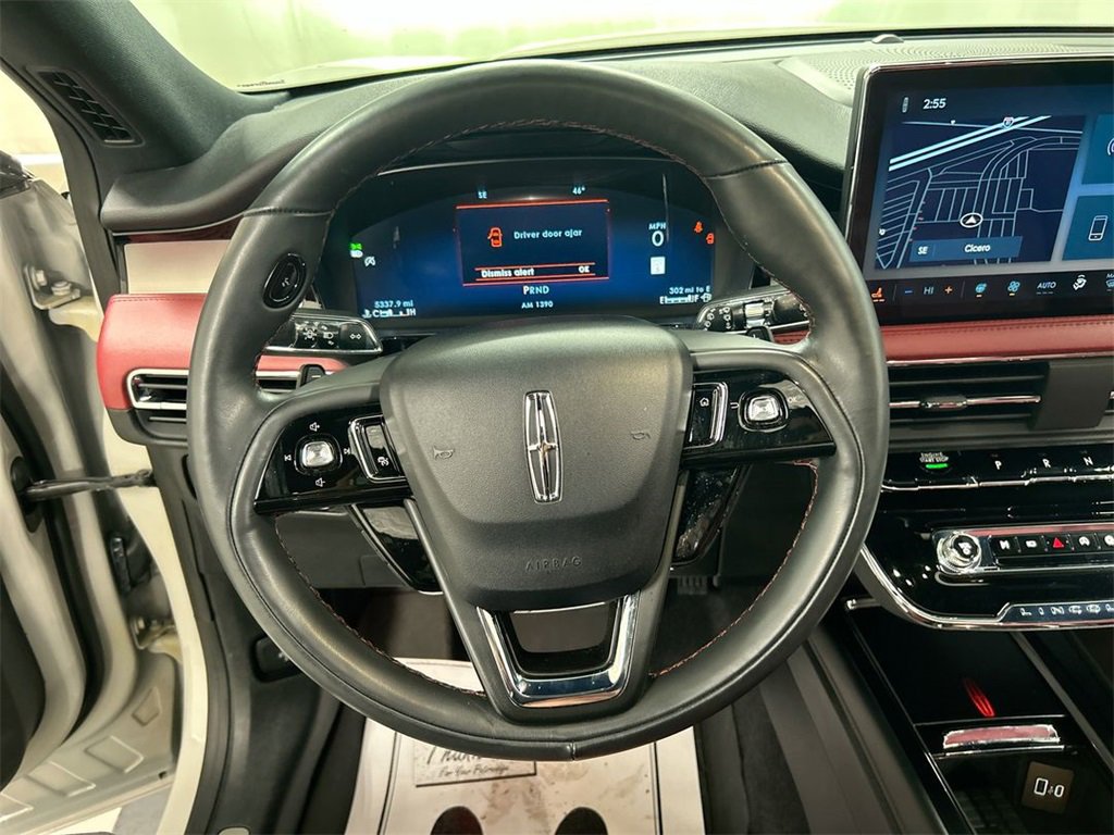 Used 2023 Lincoln Corsair Reserve w/ Equipment Group 201A image 4