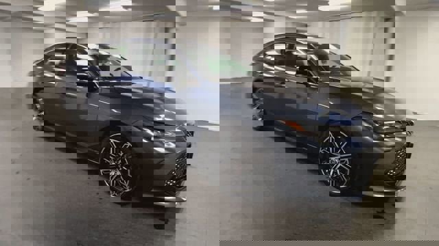 Used 2019 Toyota Avalon Touring w/ Advanced Safety Package image 2