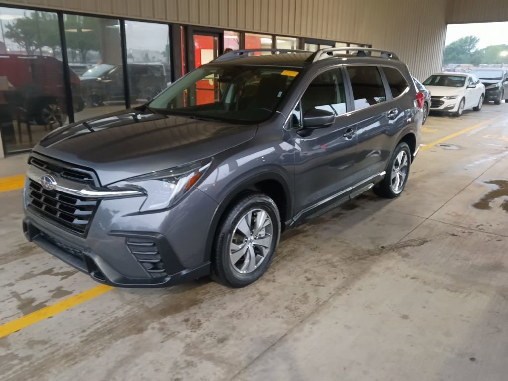 Used 2025 Subaru Ascent Premium AWD/4WD image 1