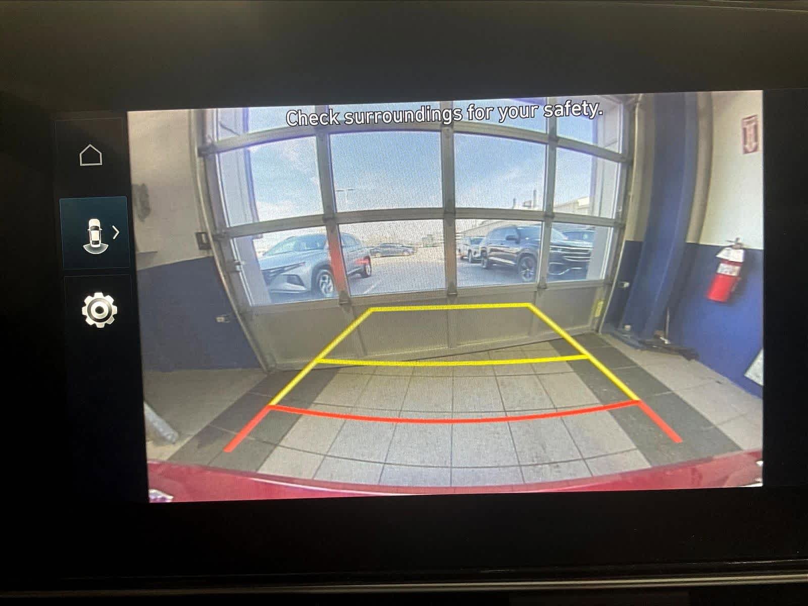 Certified 2025 Hyundai Elantra Limited FWD image 38