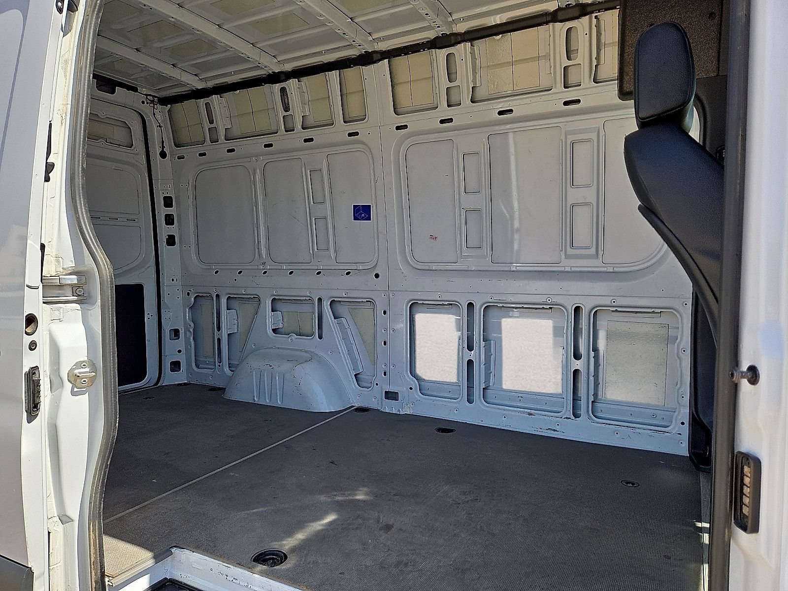Used 2025 Mercedes-Benz Sprinter 2500 image 16
