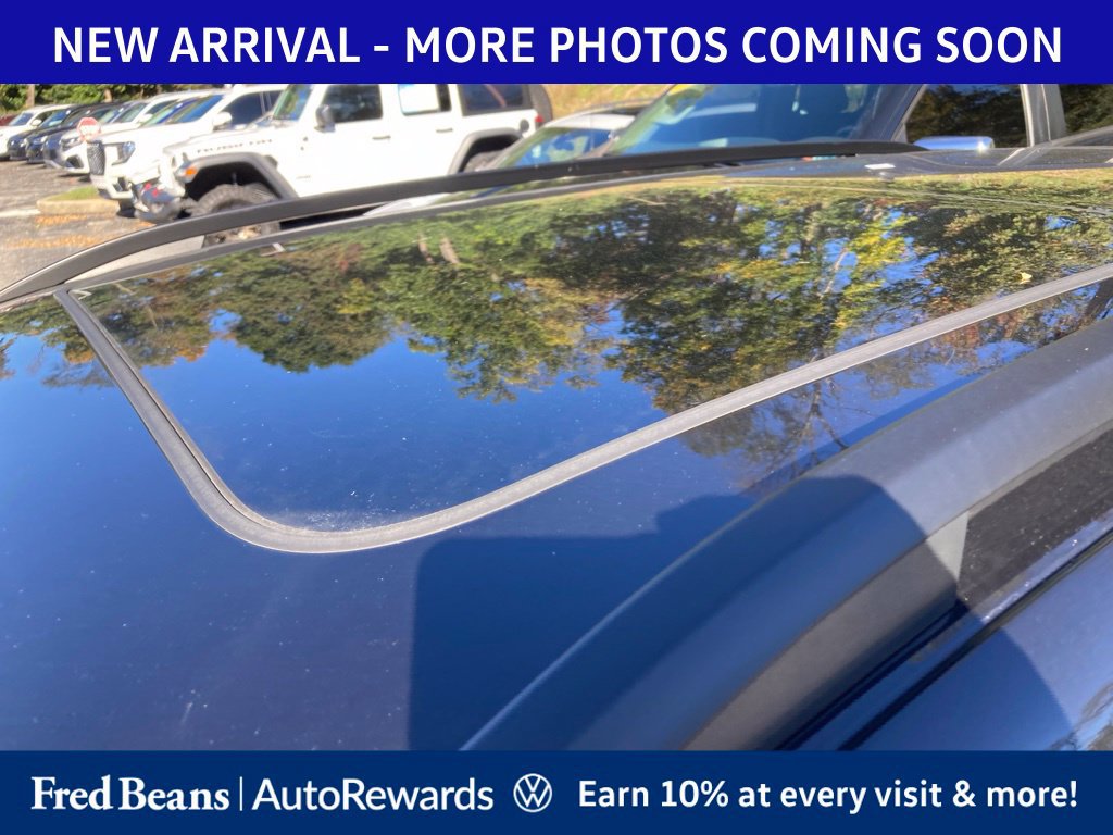 Used 2025 Volkswagen Taos SE AWD/4WD image 8