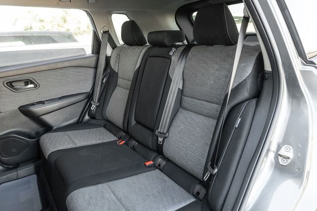 Used 2023 Nissan Rogue SV image 13