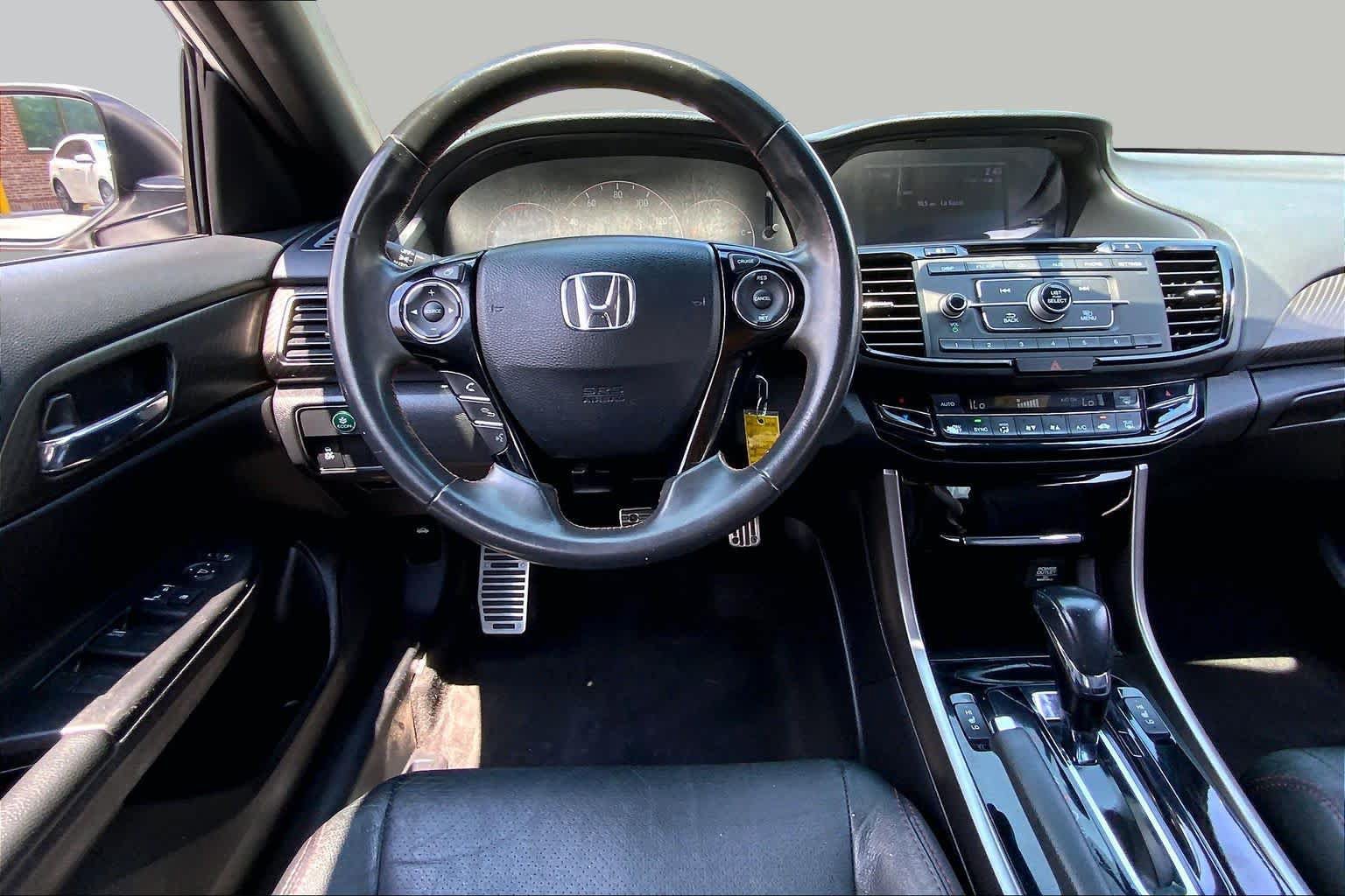 Used 2017 Honda Accord Sport Special Edition image 6