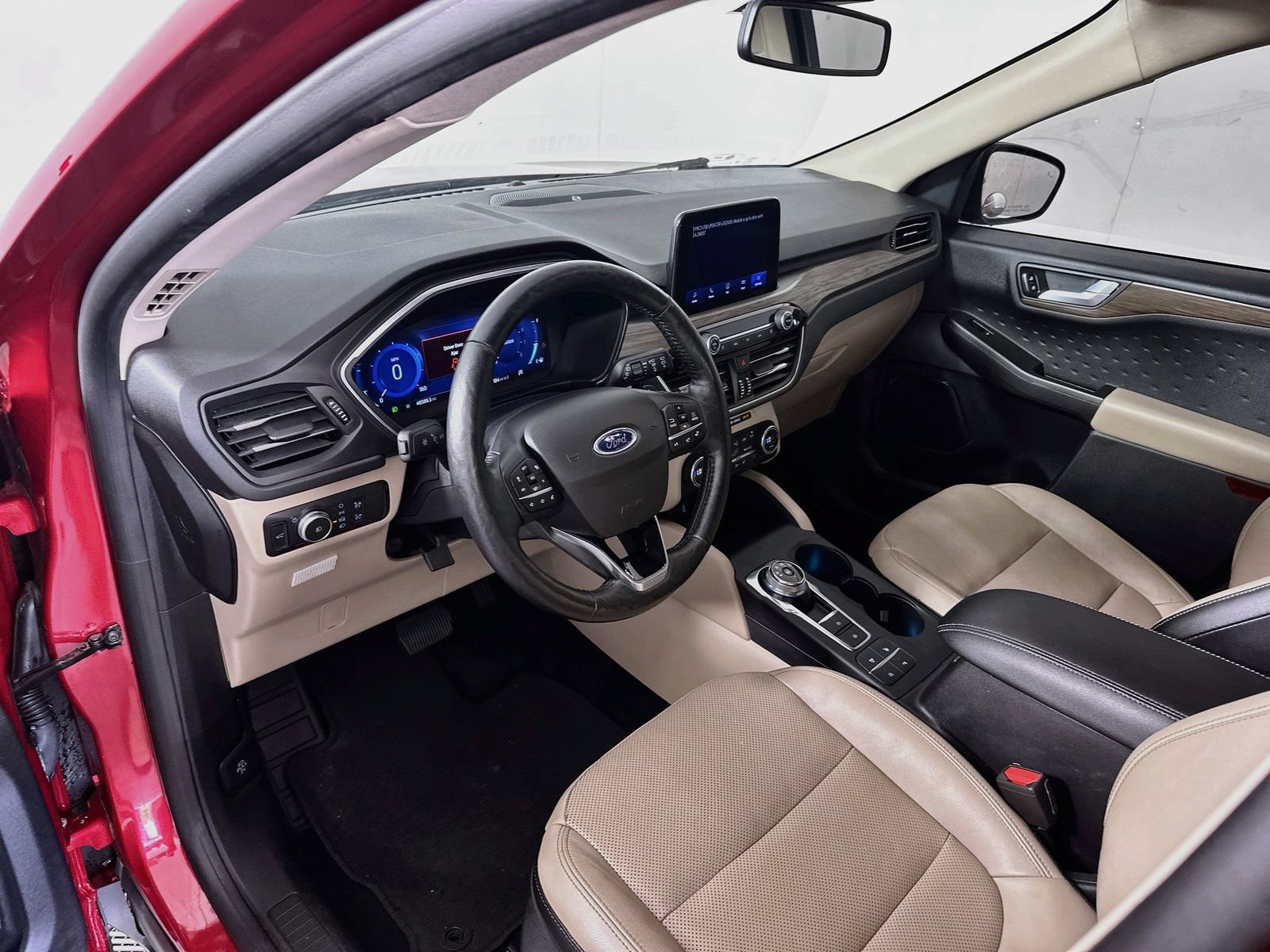 Used 2020 Ford Escape Titanium AWD/4WD image 9