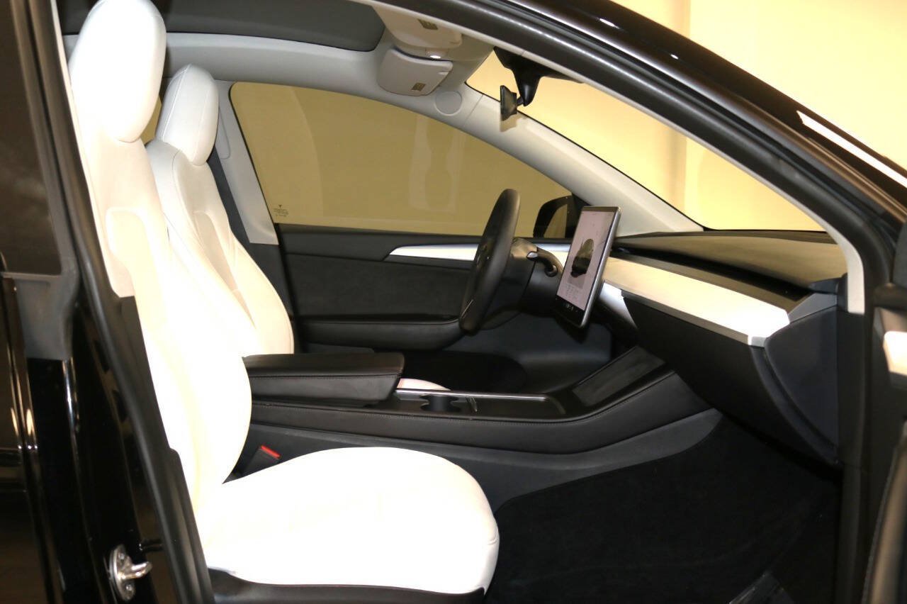 Used 2023 Tesla Model Y Long Range AWD/4WD image 18