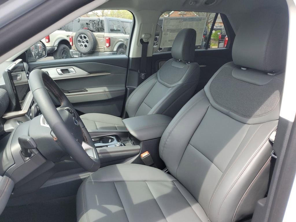 New 2026 Ford Explorer Active AWD/4WD image 7