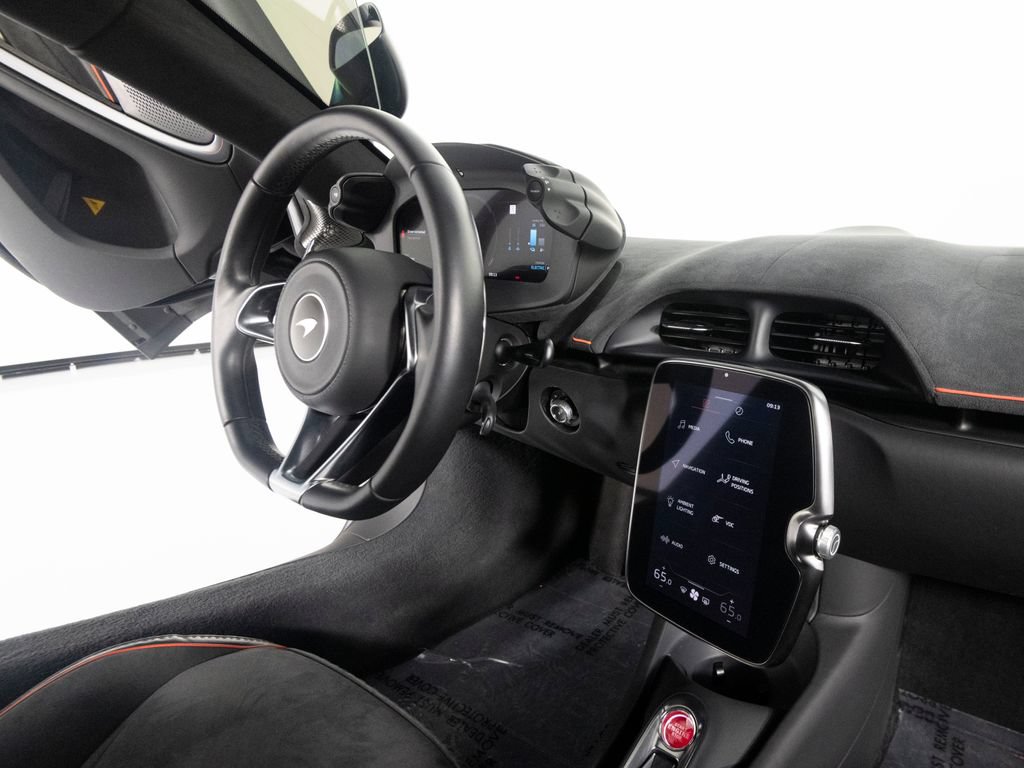 Used 2023 McLaren Artura RWD image 26