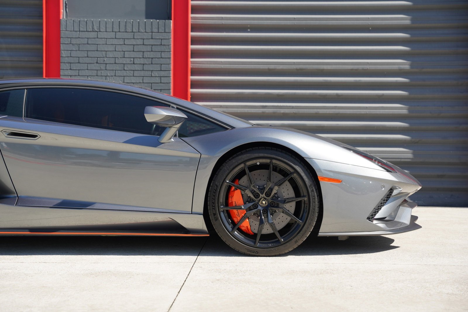 Used 2017 Lamborghini Aventador S image 11
