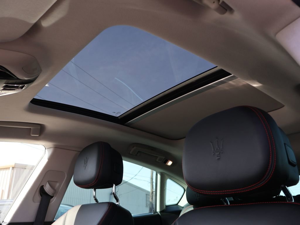 Used 2020 Maserati Levante GranLusso image 45