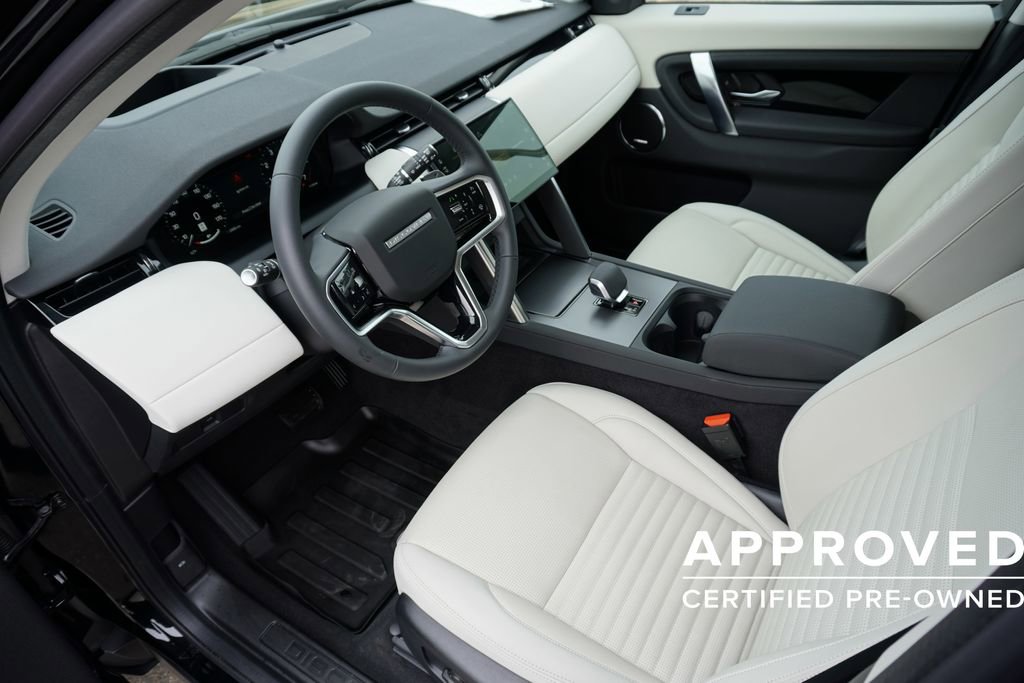 Used 2025 Land Rover Discovery Sport S image 18