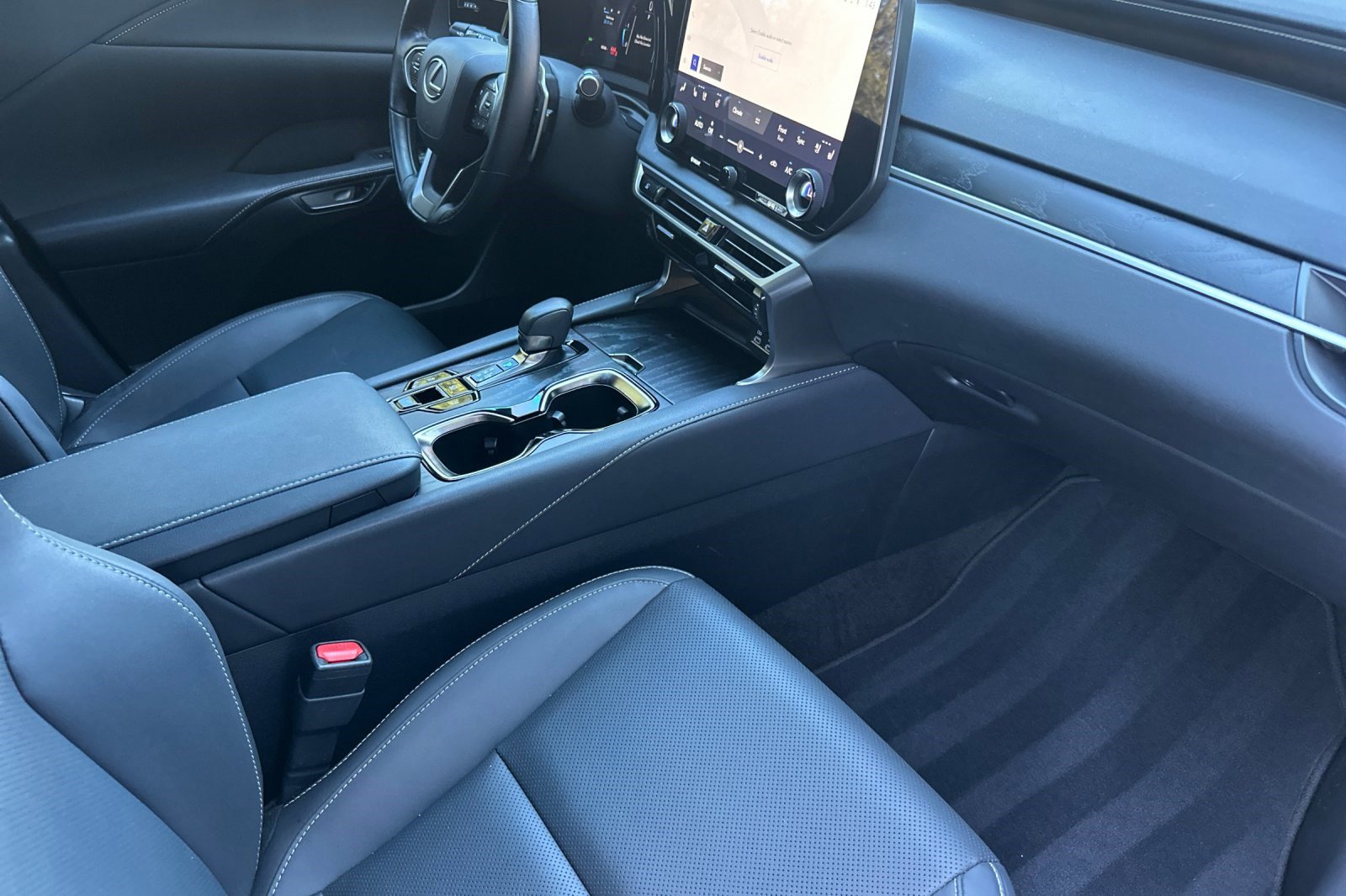 Certified 2025 Lexus RX 350 Premium w/ Accessory Package (Z1) image 20