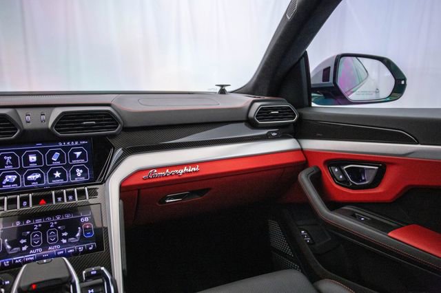 Used 2022 Lamborghini Urus image 5