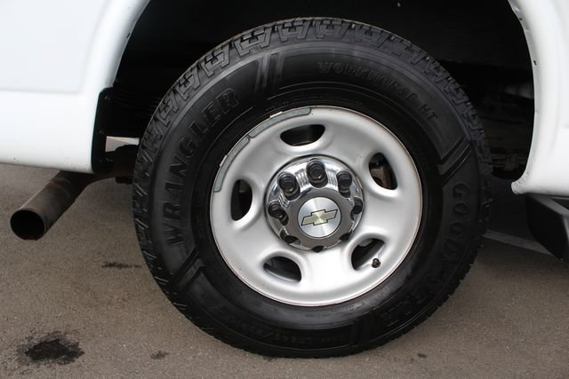 Used 2020 Chevrolet Express 3500 LT w/ LT Preferred Equipment Group RWD image 10