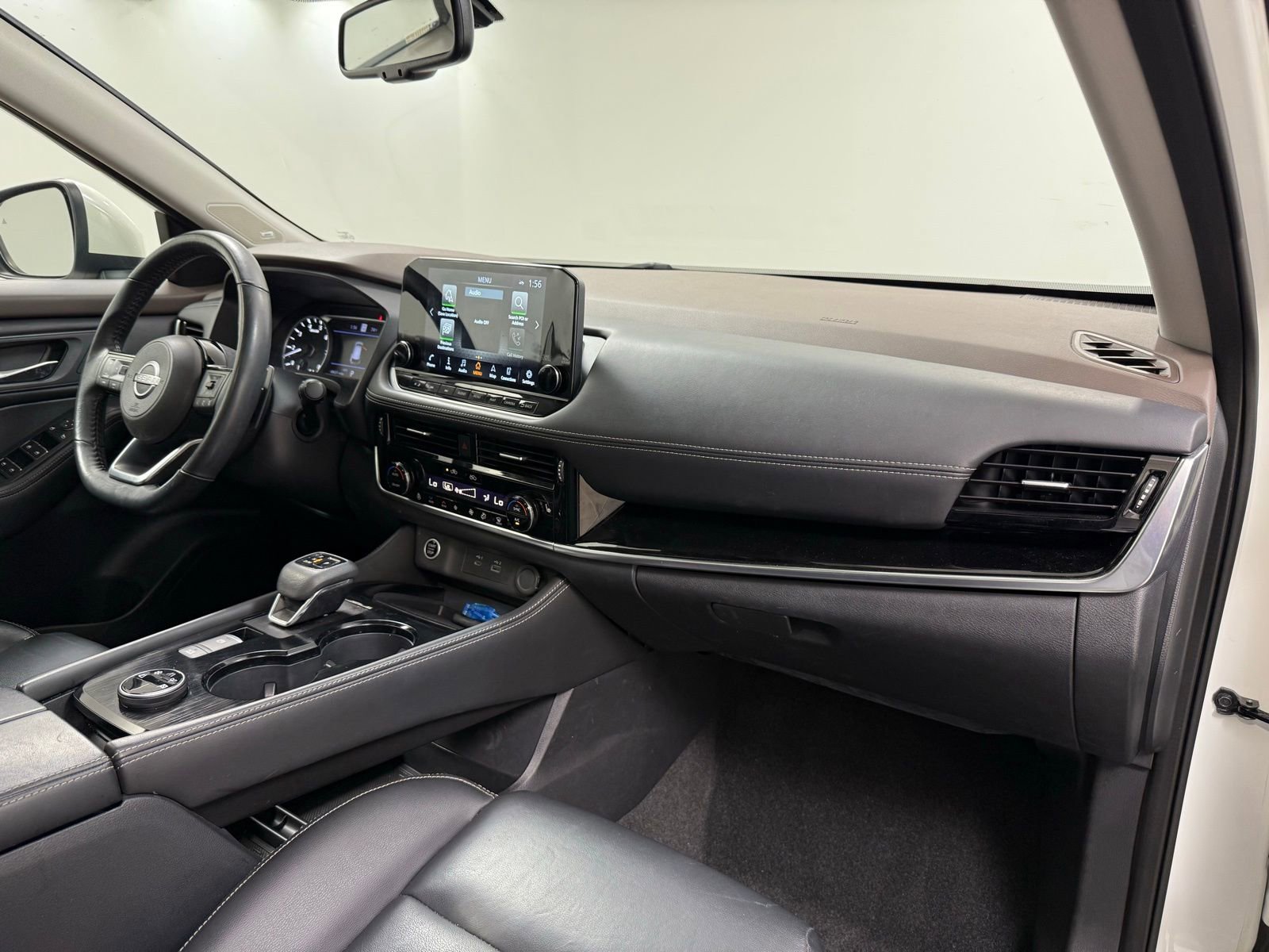 Used 2022 Nissan Rogue SL w/ SL Premium Package image 29