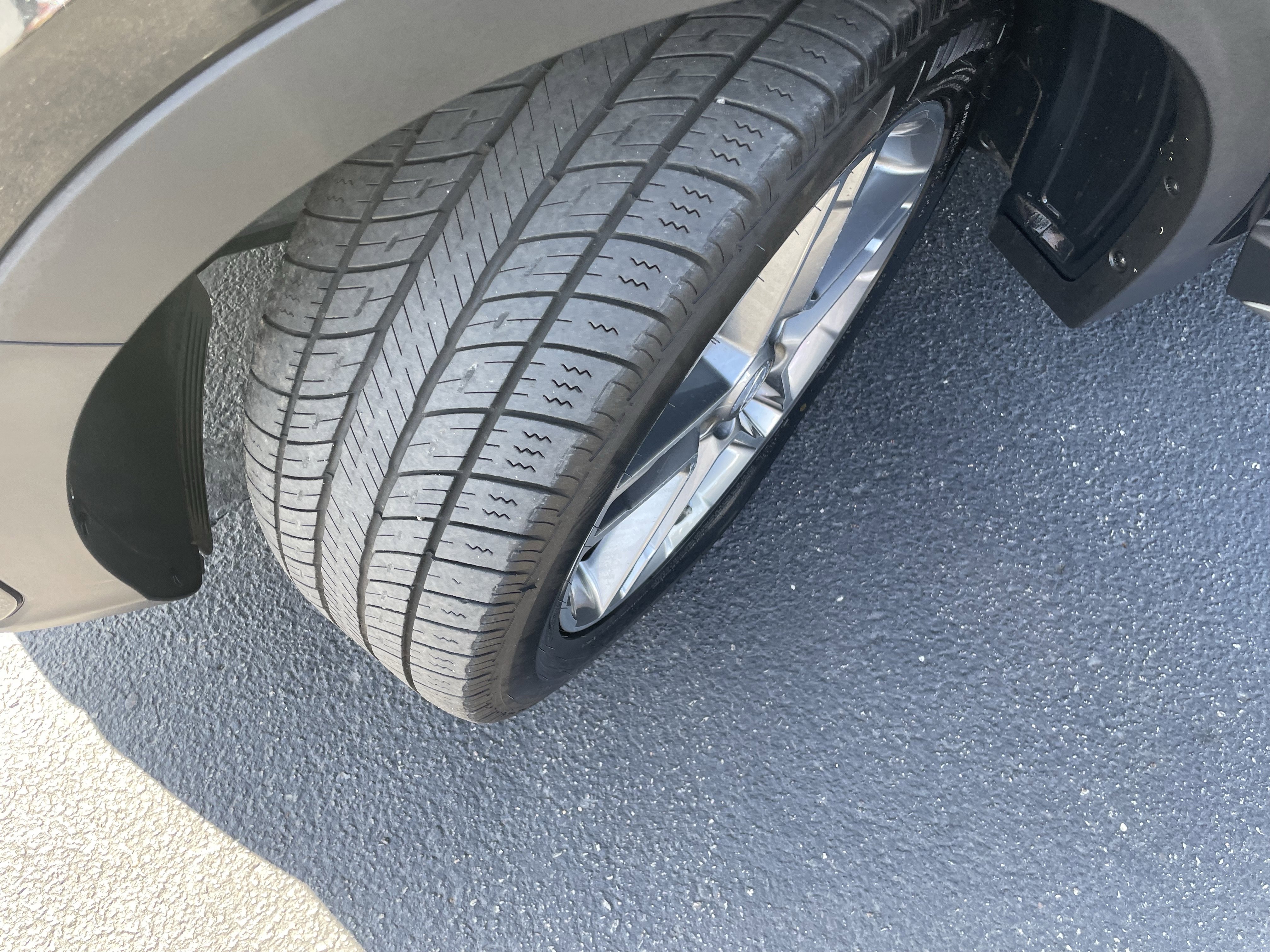 Used 2017 Hyundai Santa Fe Limited AWD/4WD image 10