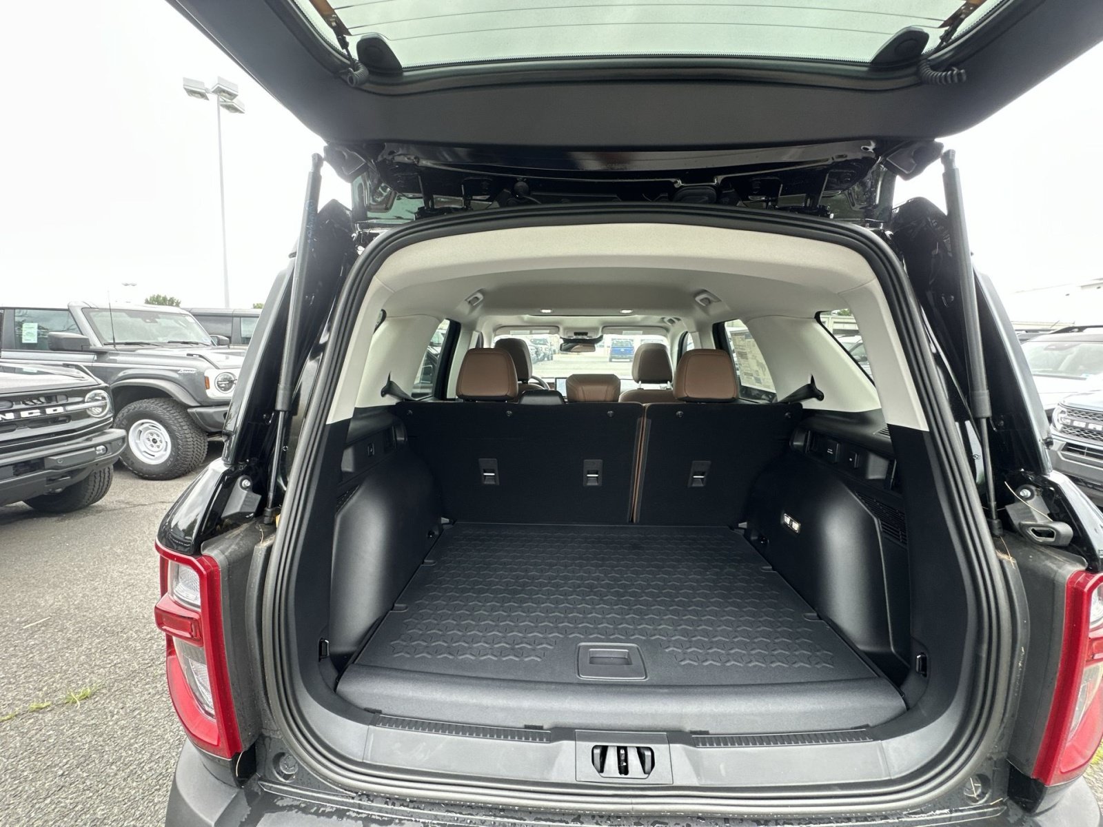 New 2026 Ford Bronco Sport Outer Banks w/ Sasquatch Outer Banks Package AWD/4WD image 34