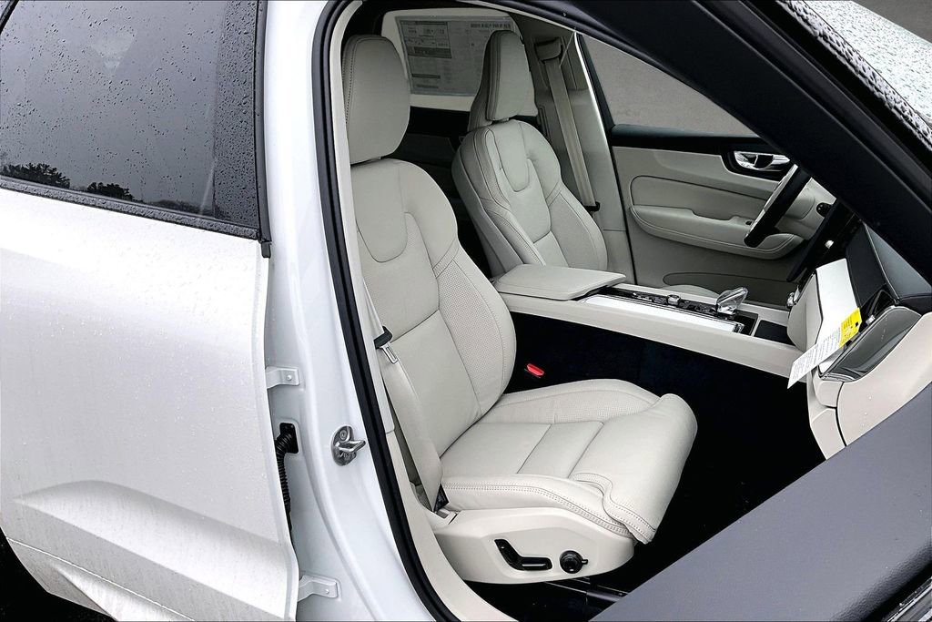 New 2026 Volvo XC60 T8 Ultra w/ Protection Package Premier image 11