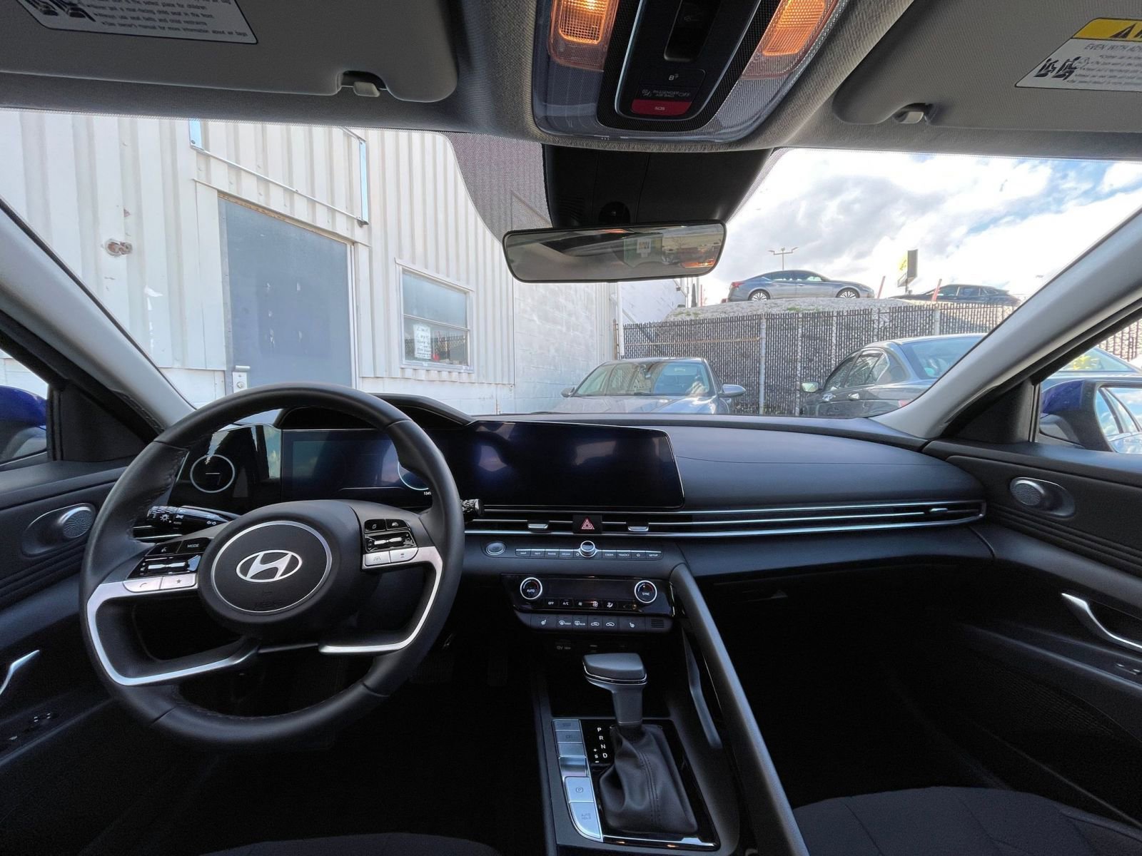 Used 2025 Hyundai Elantra SEL image 35