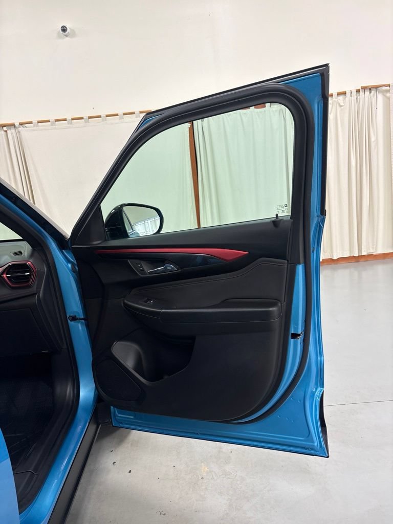Used 2025 Chevrolet TrailBlazer RS FWD image 26