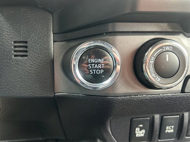Used 2019 Toyota Tacoma TRD Off-Road w/ Technology Package image 36