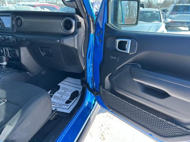 Used 2023 Jeep Wrangler Unlimited AWD/4WD image 30