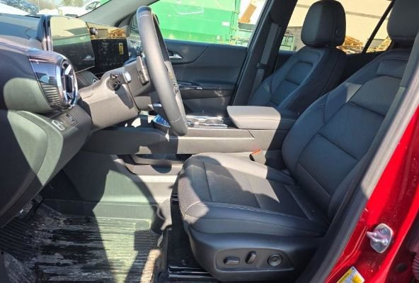 Used 2026 Chevrolet Equinox LT w/ Convenience Package II image 9