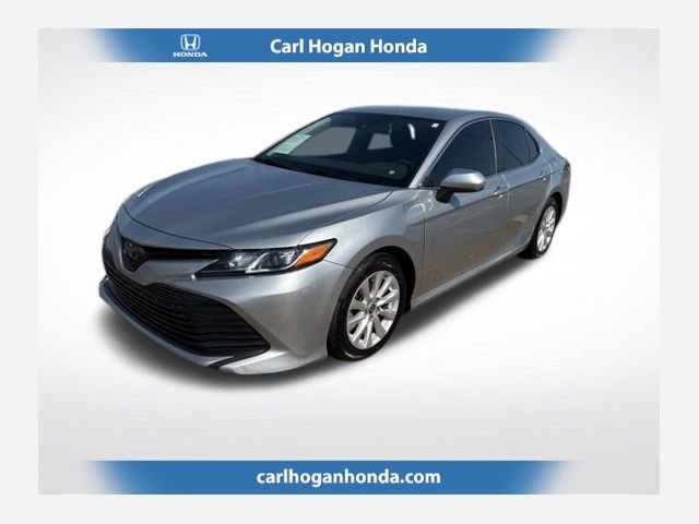 Used 2020 Toyota Camry LE image 1