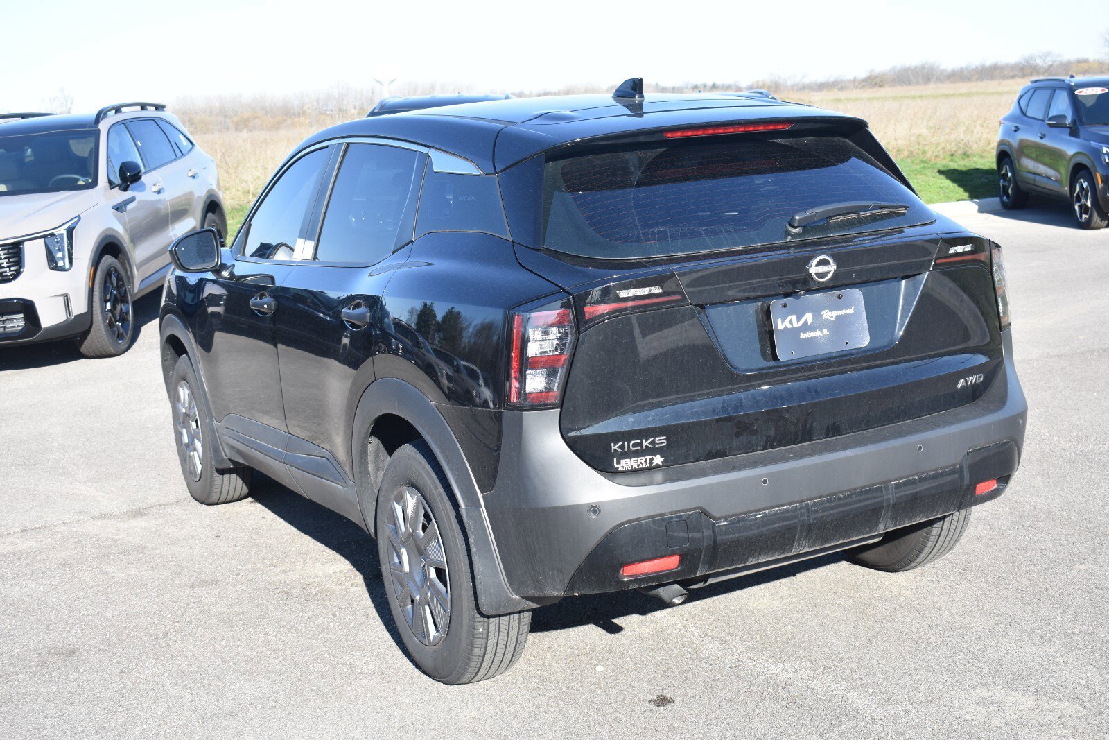 Used 2025 Nissan Kicks S image 5