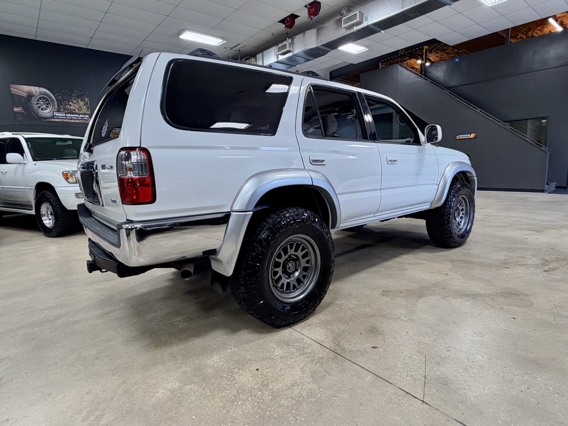 Used 2002 Toyota 4Runner SR5 w/ Upgrade Value Pkg 2 AWD/4WD image 7