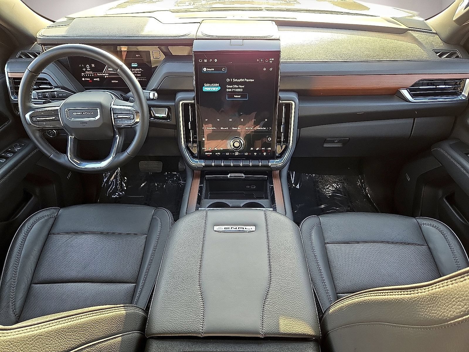 Used 2025 GMC Yukon Denali AWD/4WD image 18