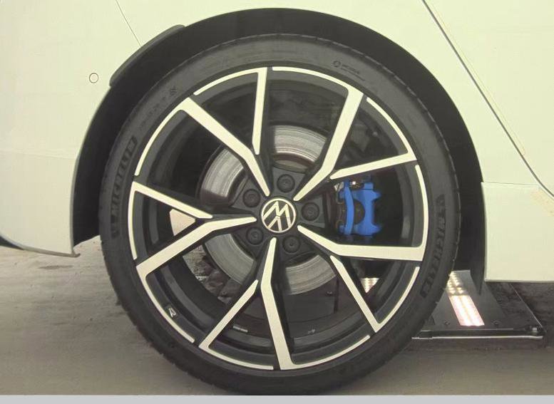 Used 2023 Volkswagen Golf R AWD/4WD image 15