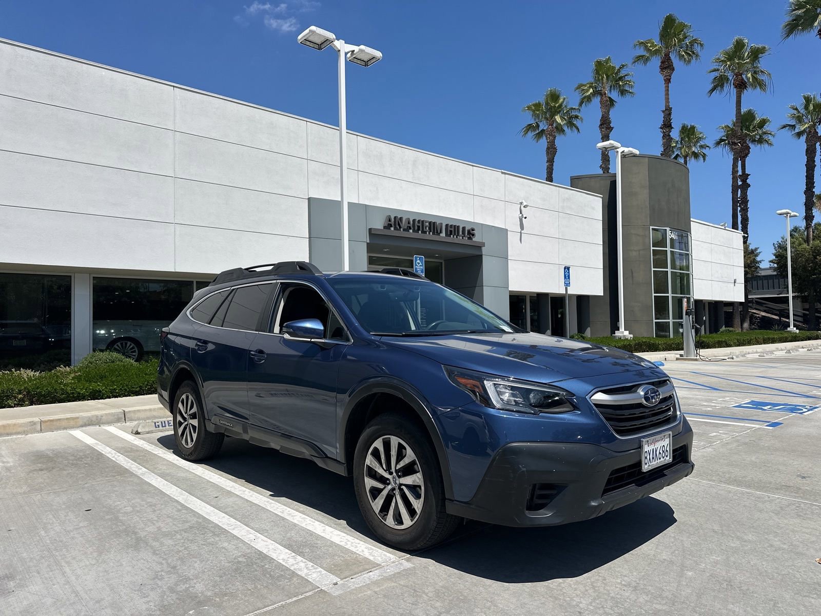 Used 2022 Subaru Outback Premium AWD/4WD image 2