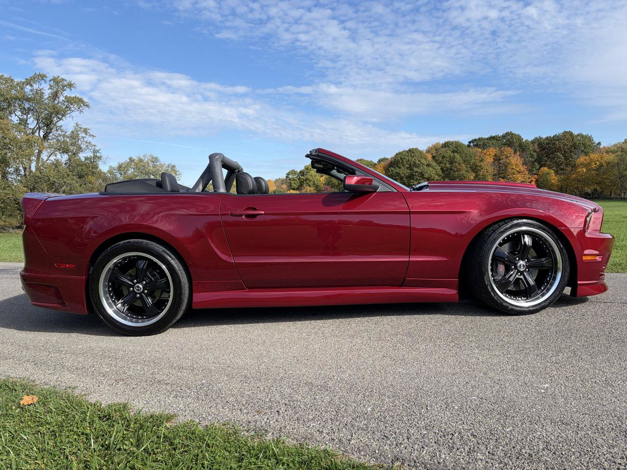 Used 2014 Ford Mustang GT Premium w/ Brembo Brake Package RWD image 7