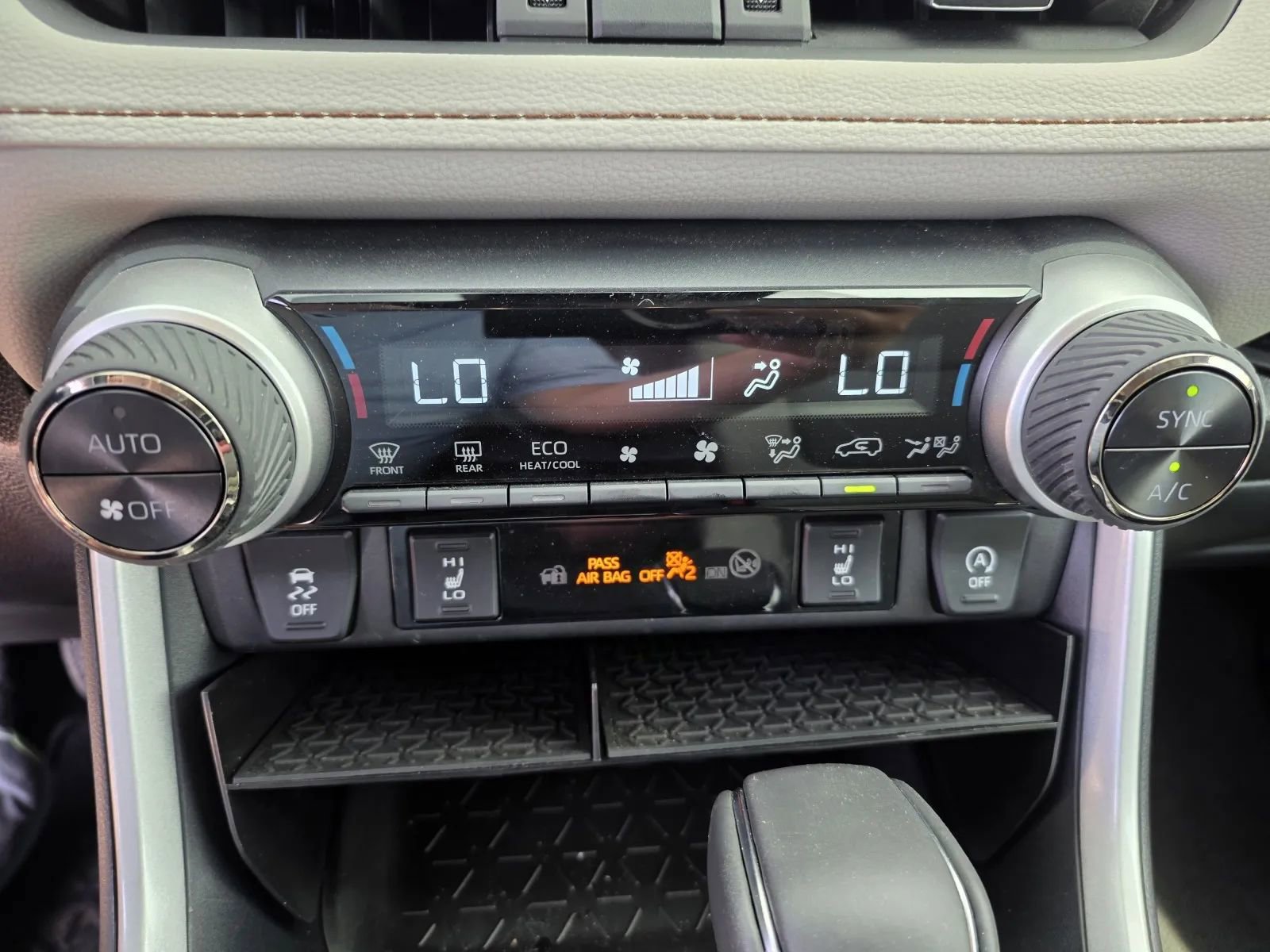 Used 2025 Toyota RAV4 XLE Premium w/ Weather Package image 20