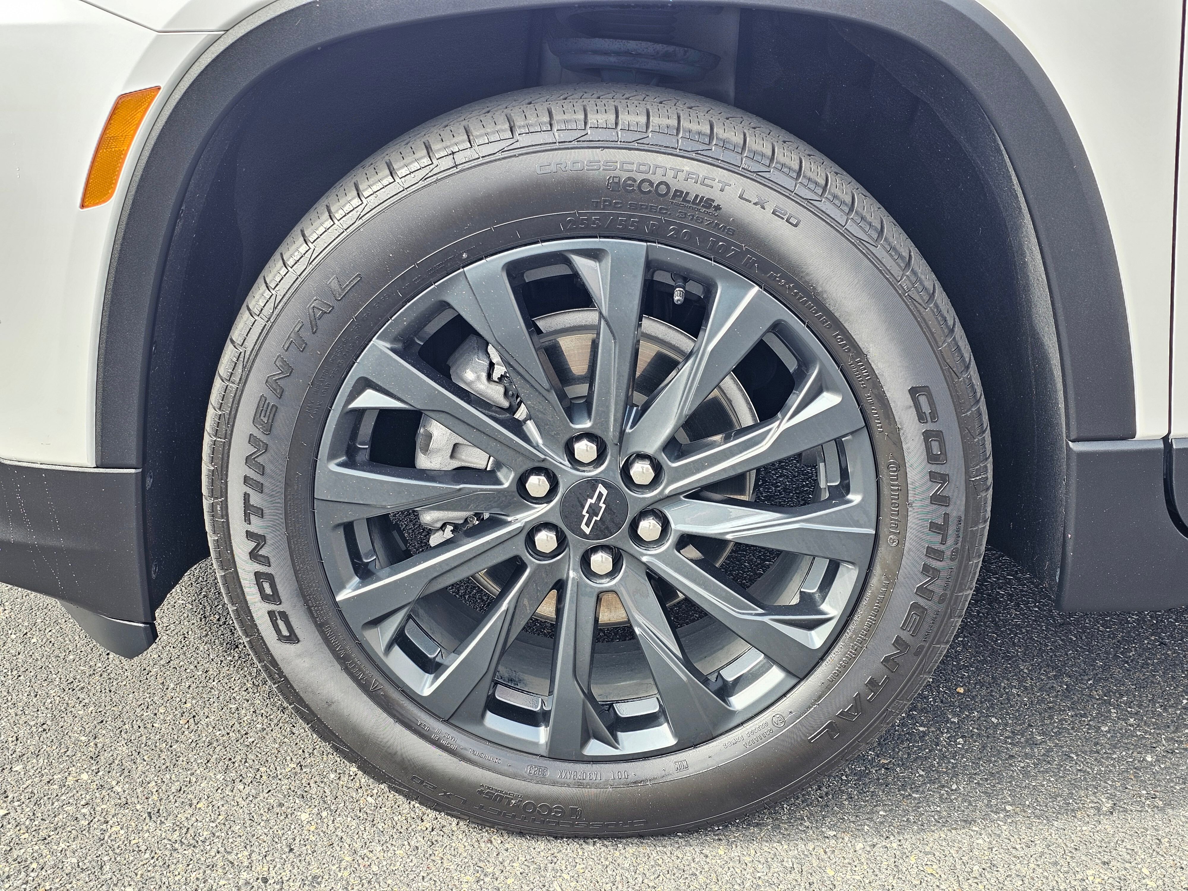 Used 2023 Chevrolet Traverse RS image 40