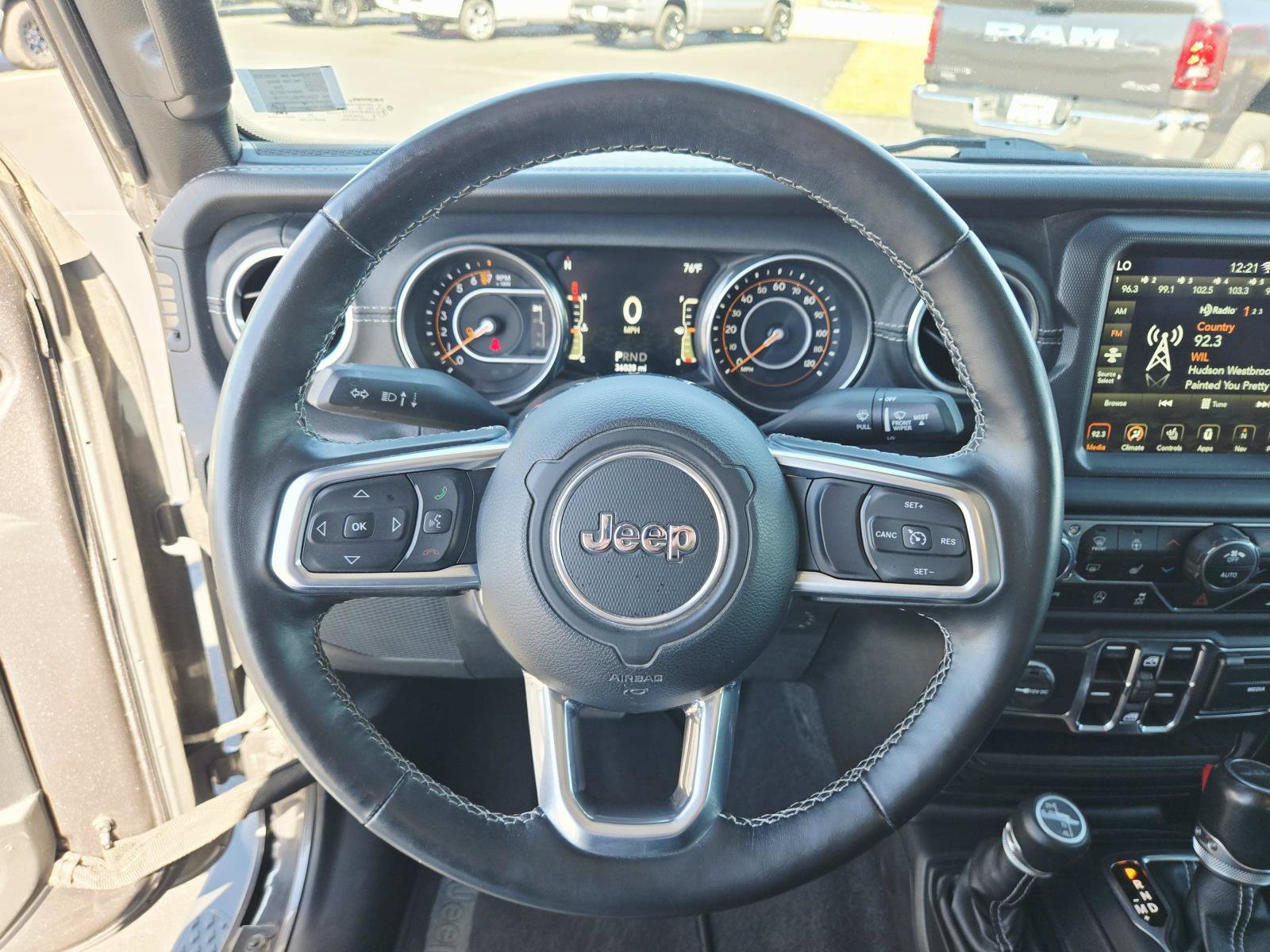 Used 2020 Jeep Gladiator Overland w/ Popular Equipment Package AWD/4WD image 23