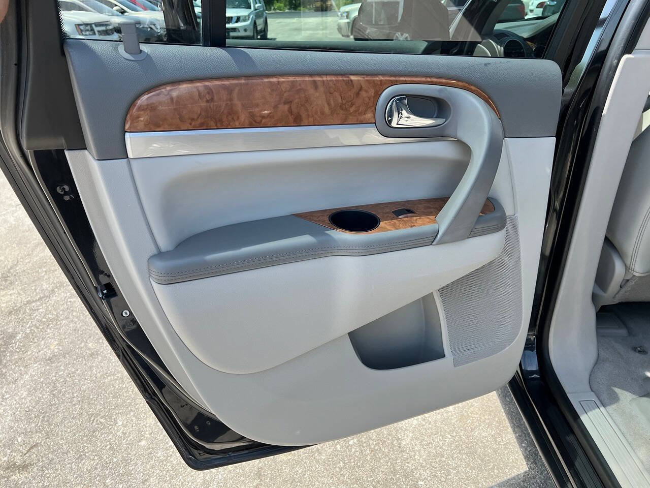 Used 2011 Buick Enclave CXL FWD image 21