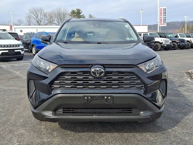 Used 2019 Toyota RAV4 LE w/ All Weather Liner Package AWD/4WD video 2