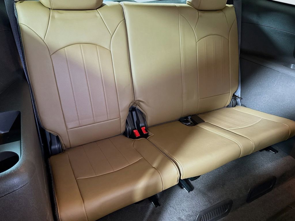 Used 2014 Buick Enclave Leather w/ LPO, Cargo Convenience Pkg FWD image 24