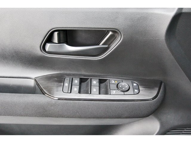 Used 2026 Nissan Kicks S w/ Charging Package FWD image 23