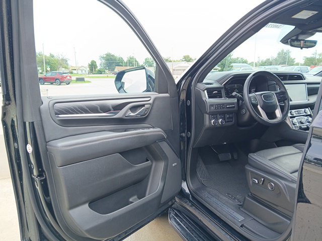 Certified 2024 GMC Yukon Denali w/ Advanced Technology Package AWD/4WD image 11