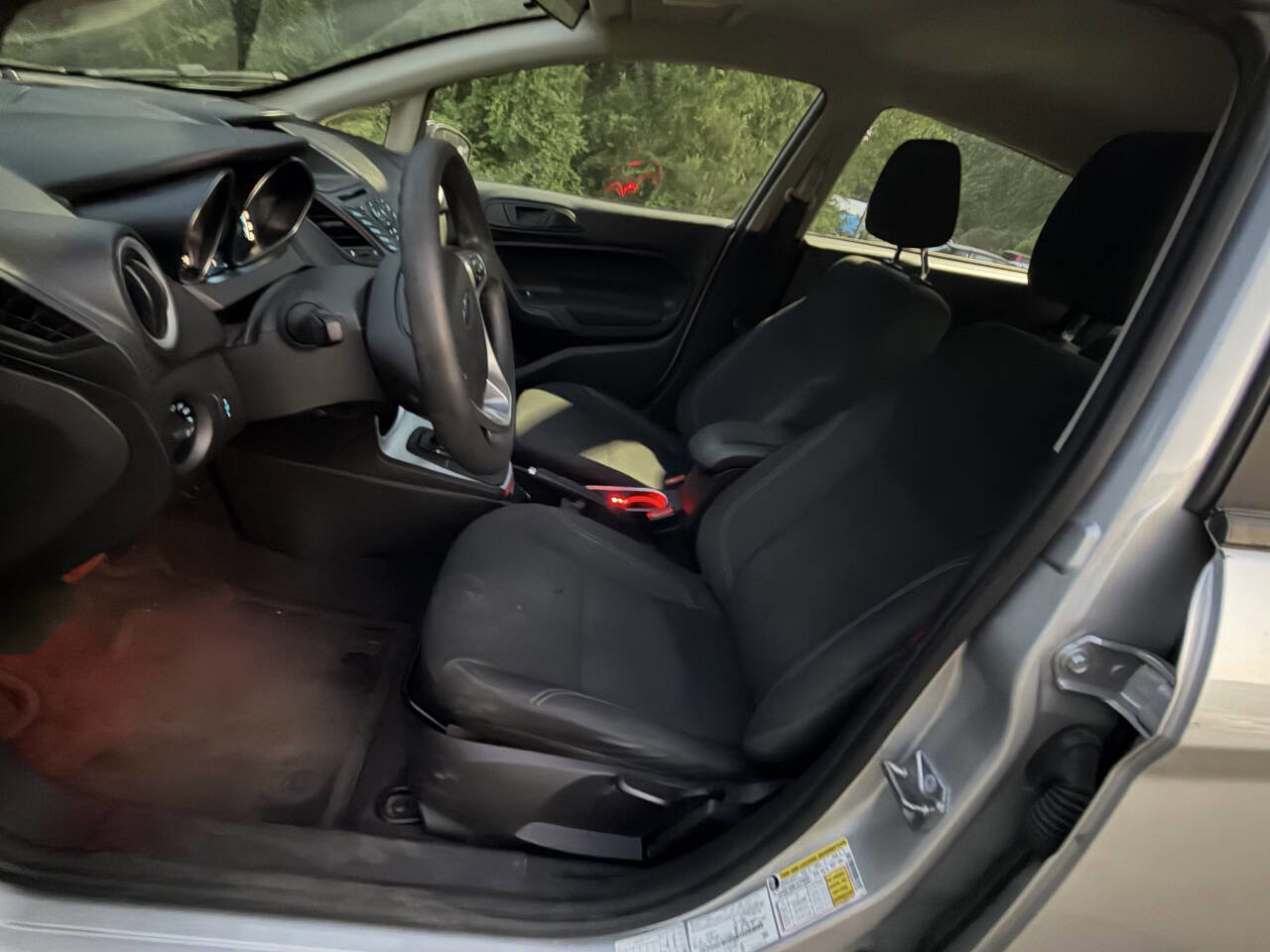 Used 2018 Ford Fiesta SE FWD image 8