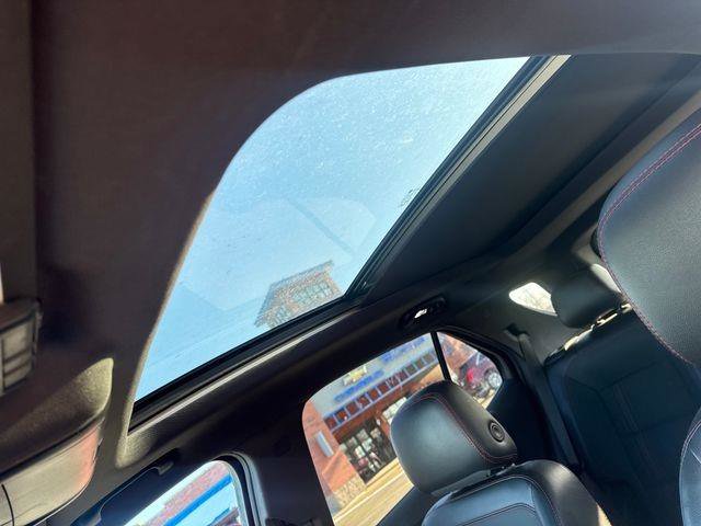 Used 2022 Chevrolet Equinox RS w/ LPO, Floor Liner Package image 5