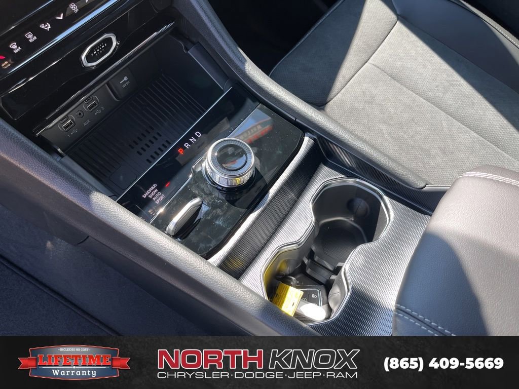 New 2026 Jeep Grand Cherokee Altitude image 10