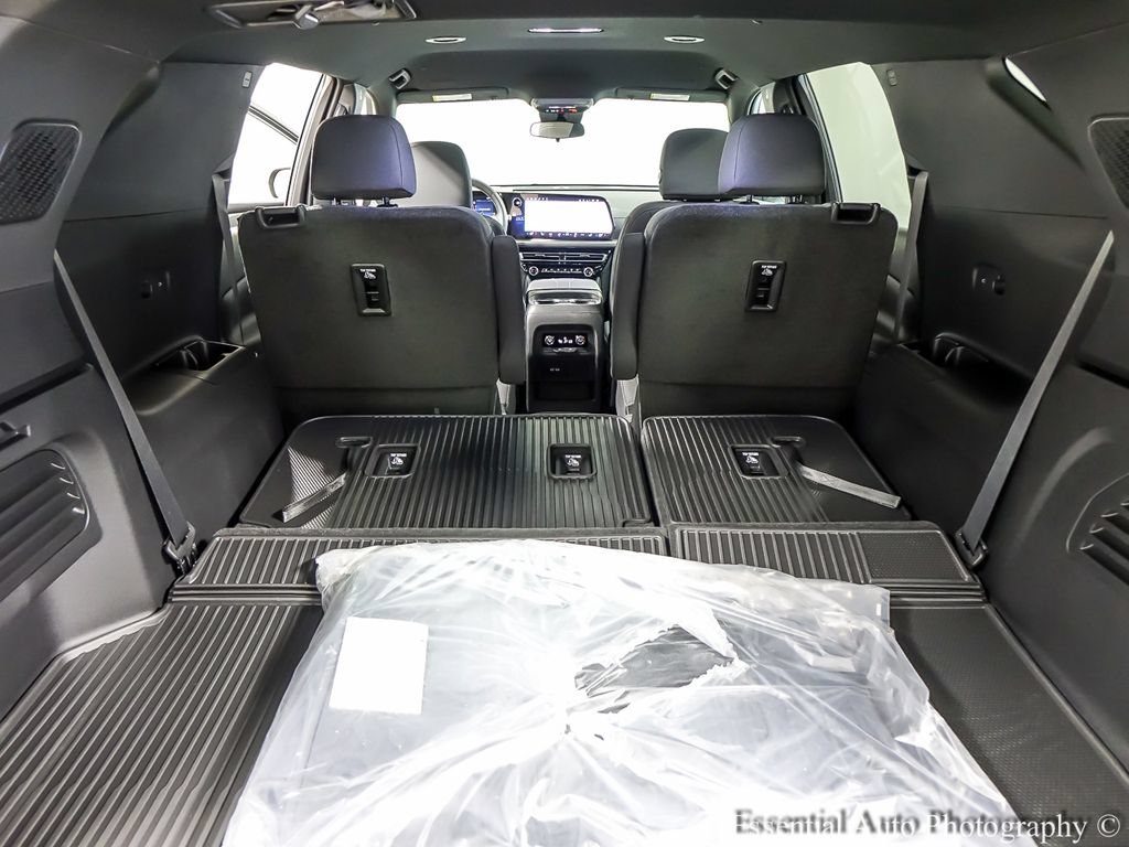 New 2026 Chevrolet Traverse LT w/ LPO, Floor Liner Package AWD/4WD image 19