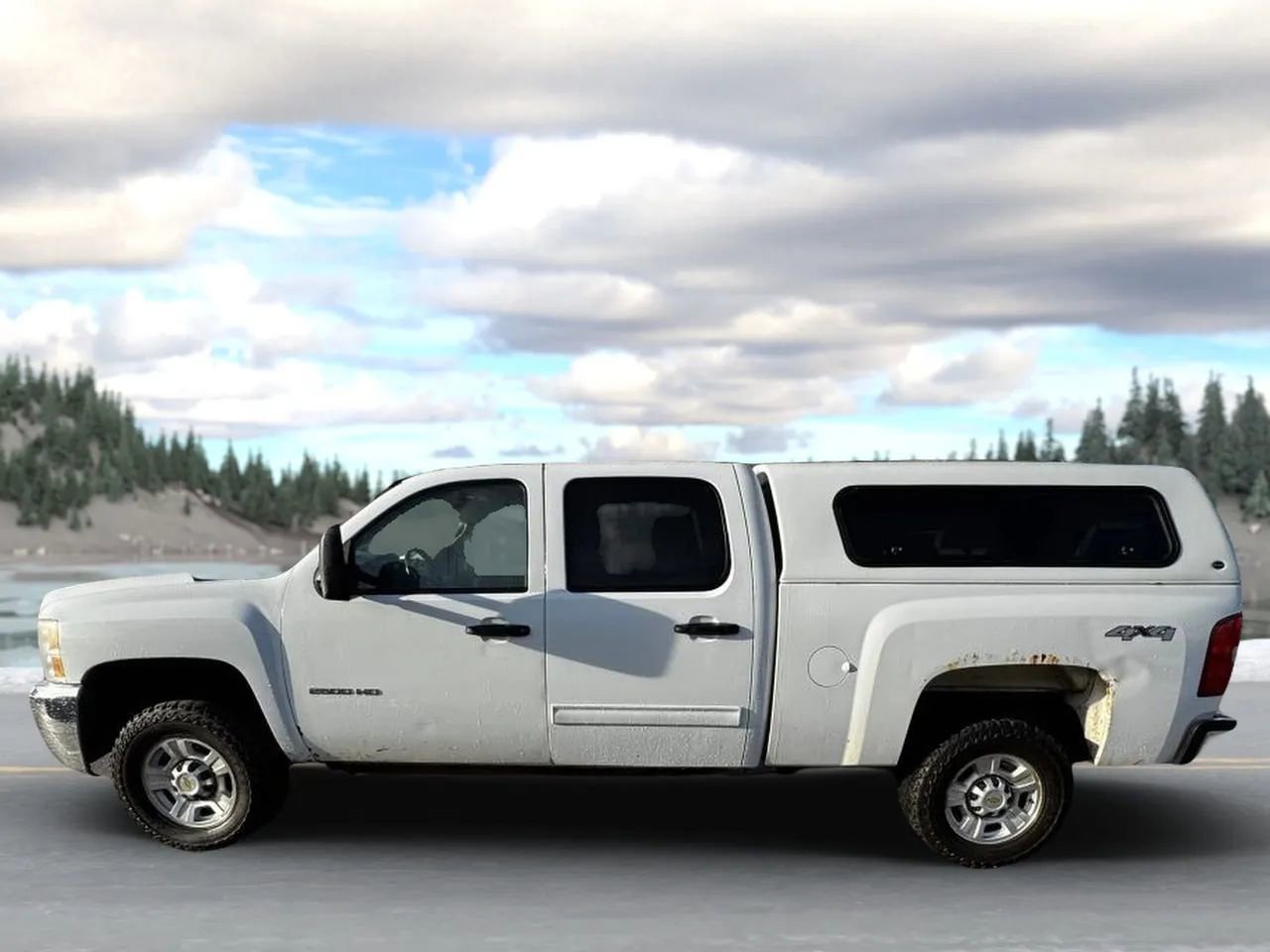 Used 2010 Chevrolet Silverado 2500 LT w/ Exterior Plus Package AWD/4WD image 6