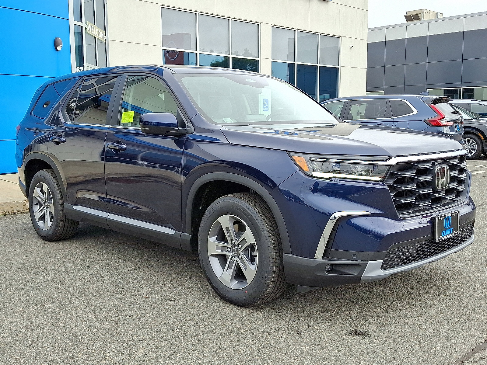 New 2025 Honda Pilot EX-L image 2