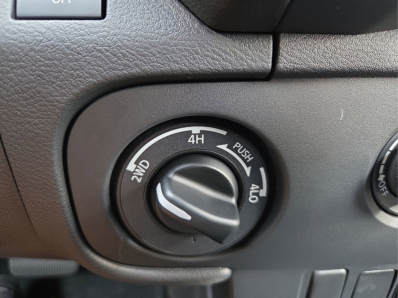 New 2026 Nissan Frontier SV w/ Tow Package AWD/4WD image 20