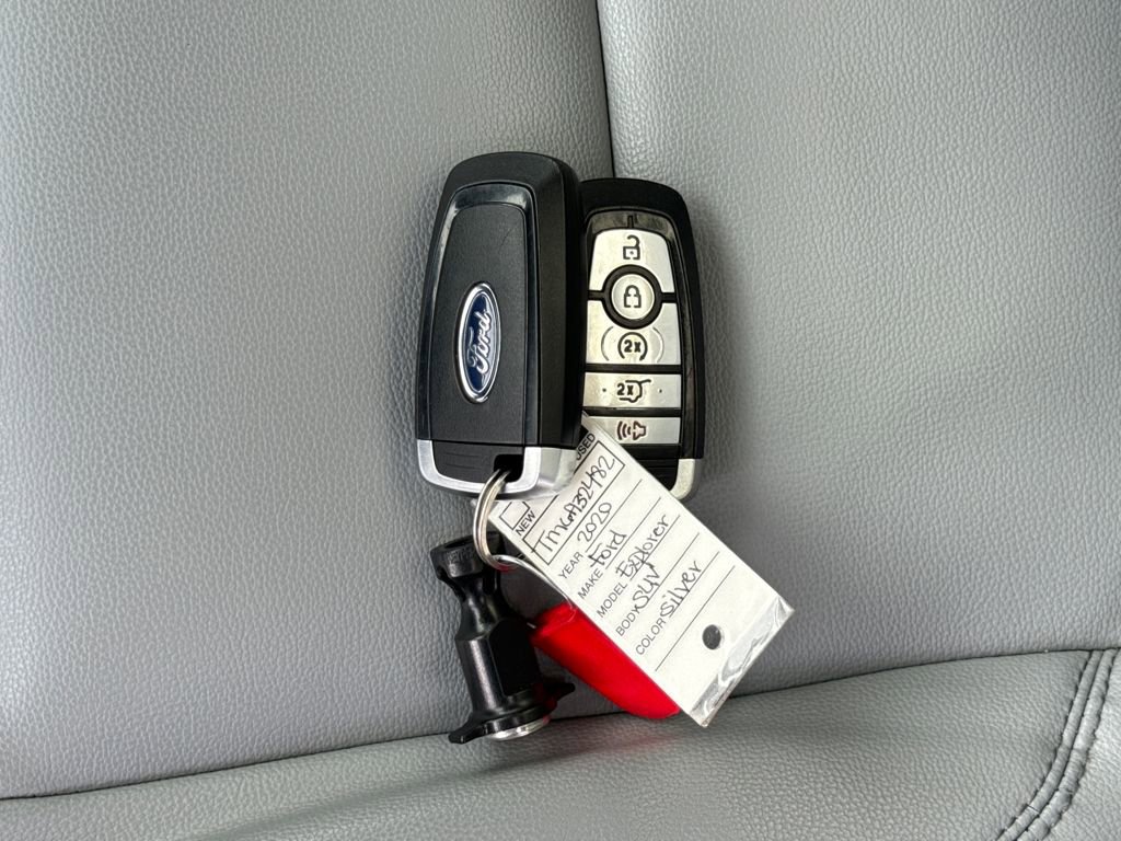 Used 2021 Ford Explorer XLT w/ Equipment Group 202A image 29